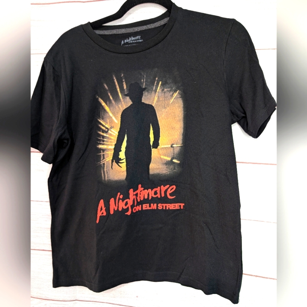 Euc movie A nightmare on Elm St Boys size XL graphic T-shirt 👕